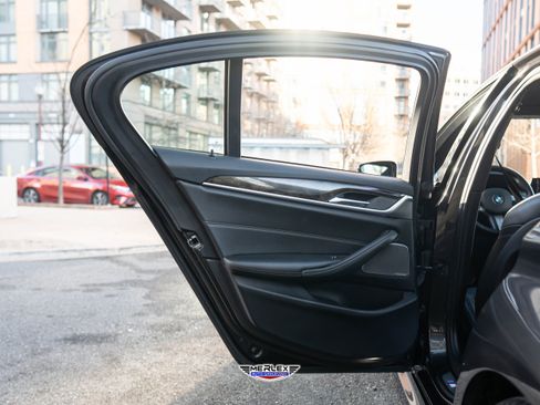 Used 2019 BMW 540i w/ M Sport Package image 50