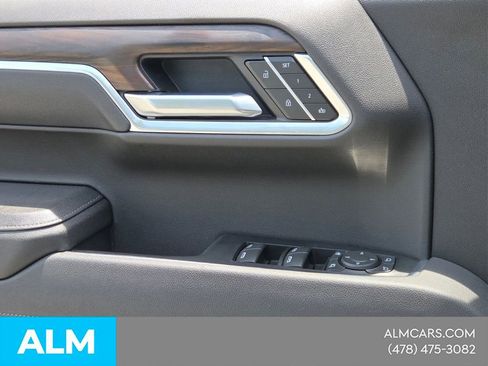 Used 2025 GMC Sierra 1500 SLT RWD image 27