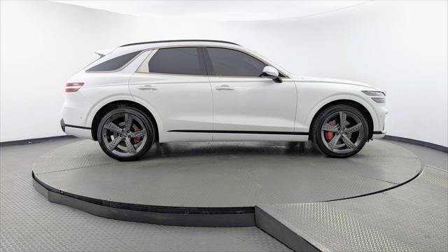 Used 2022 Genesis GV70 3.5T Sport w/ Sport Prestige Package AWD/4WD image 9