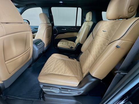 Used 2022 Cadillac Escalade ESV Sport w/ Touring Package image 26