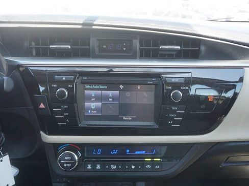 Used 2015 Toyota Corolla LE FWD image 6