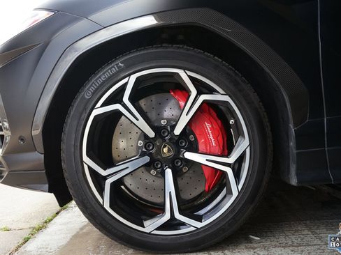 Used 2021 Lamborghini Urus image 37