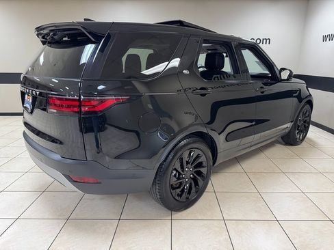 Used 2024 Land Rover Discovery S image 6