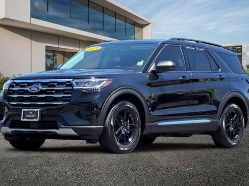 Used 2025 Ford Explorer Active RWD image 8
