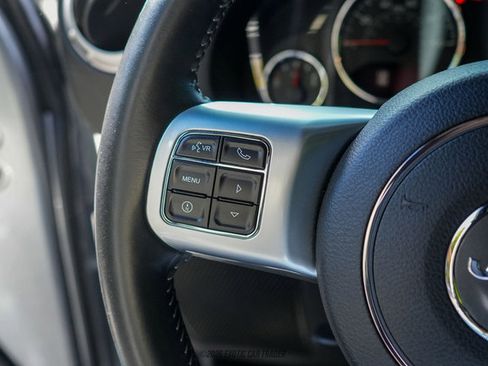 Used 2016 Jeep Wrangler Unlimited Rubicon image 34