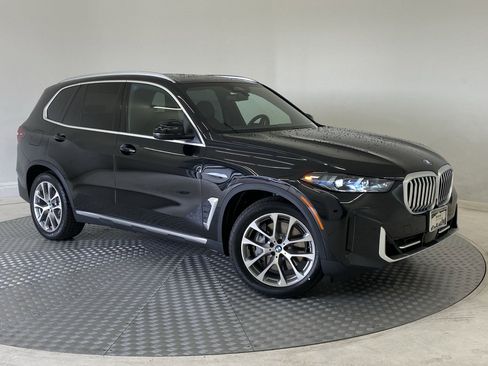 Used 2026 BMW X5 xDrive50e w/ Premium Package image 6