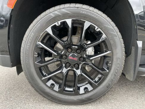 Used 2022 GMC Yukon XL SLT w/ SLT Luxury Package AWD/4WD image 46