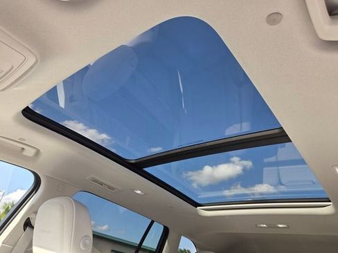 New 2026 Buick Enclave Avenir w/ Super Cruise Package FWD image 19