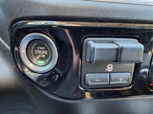 Used 2022 Chevrolet Silverado 1500 LTZ w/ LTZ Premium Package image 7