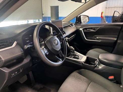 Used 2024 Toyota RAV4 XLE FWD image 22