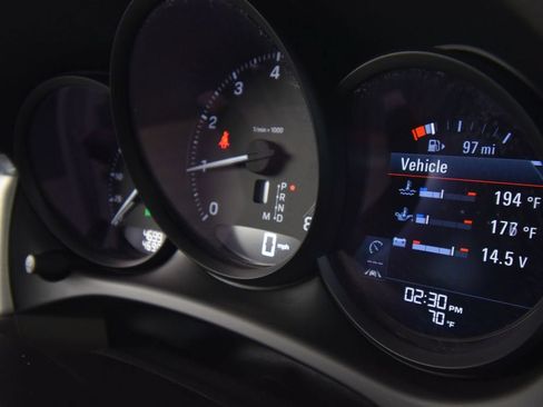 Certified 2025 Porsche Macan AWD/4WD image 33
