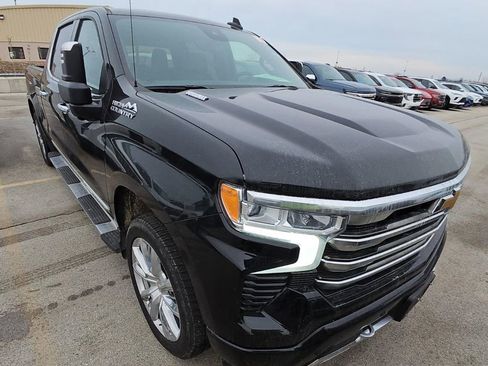 Used 2025 Chevrolet Silverado 1500 High Country w/ High Country Premium Package image 2