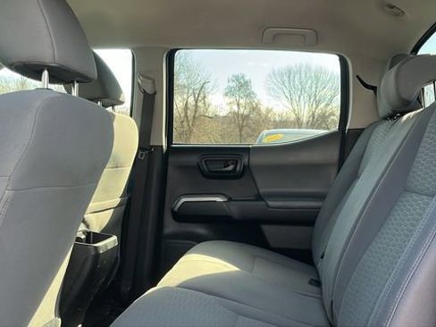 Certified 2019 Toyota Tacoma SR5 image 20