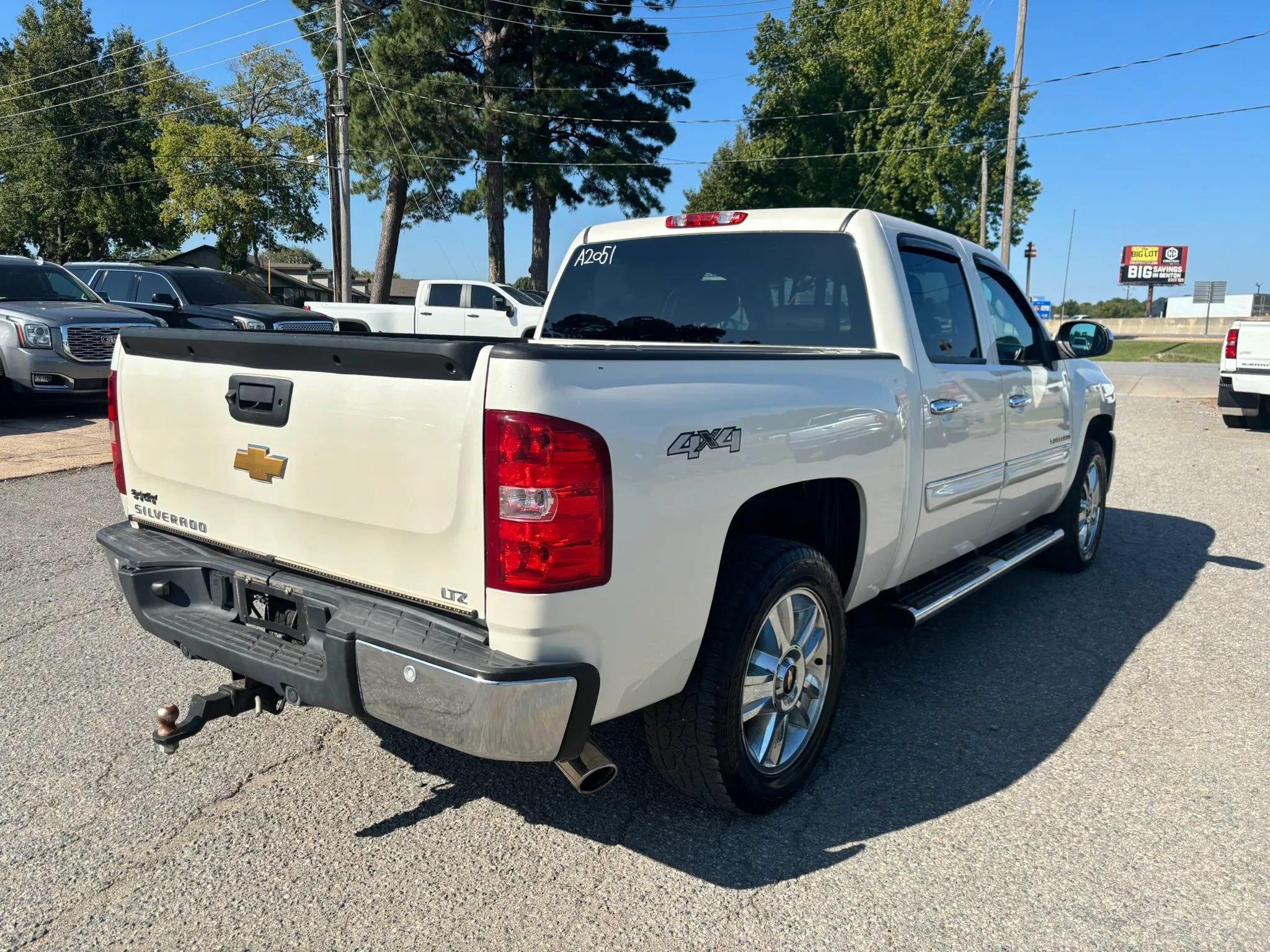 Used 2013 Chevrolet Silverado 1500 LTZ w/ LTZ White Diamond Edition AWD/4WD image 5