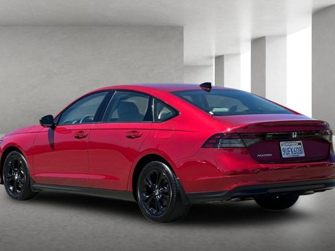 Certified 2025 Honda Accord SE image 6