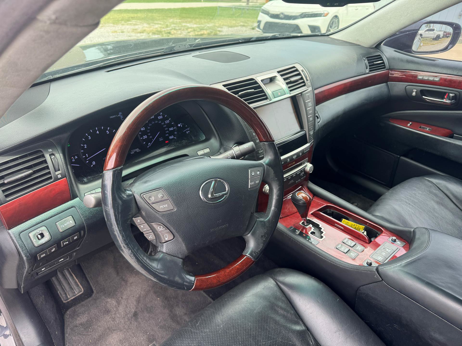 Used 2011 Lexus LS 460 L w/ Luxury Pkg AWD/4WD image 13