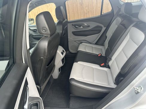 Used 2021 GMC Terrain SLT image 17