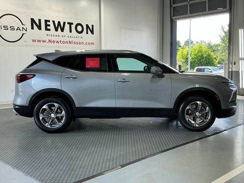 Used 2025 Chevrolet Blazer LT FWD image 21