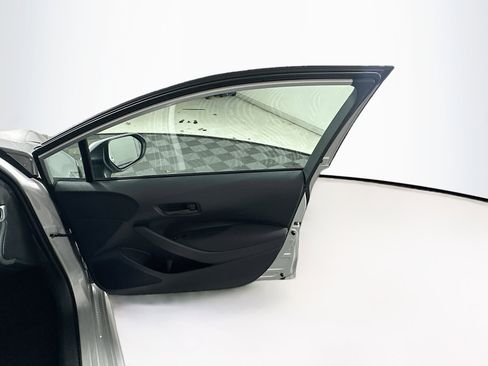 Used 2024 Toyota Corolla LE image 31