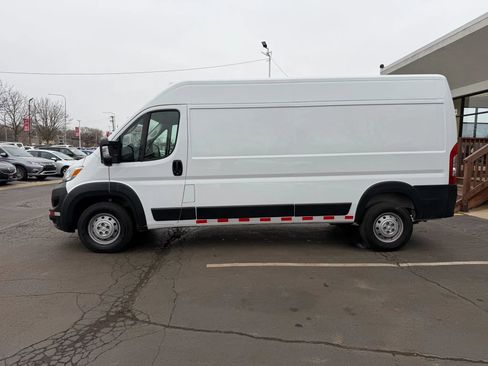 Used 2023 RAM ProMaster 2500 image 4
