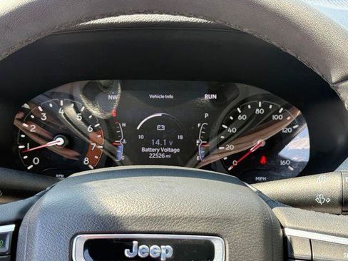 Used 2025 Jeep Compass Latitude w/ Sun & Sound Group AWD/4WD image 11