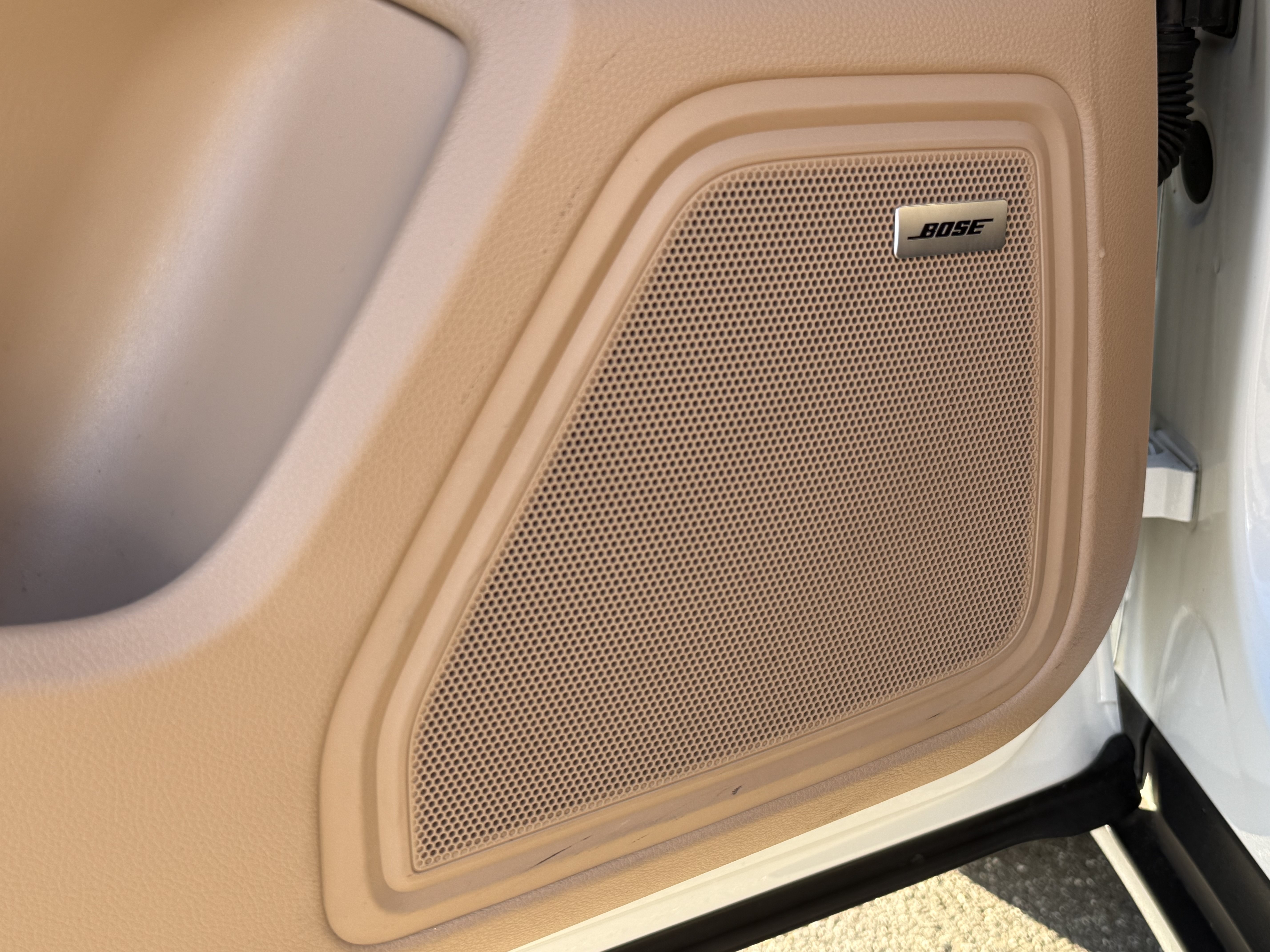 Certified 2023 Porsche Macan AWD/4WD image 17