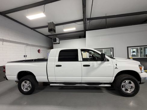 Used 2009 Dodge Ram 2500 Truck SLT w/ Popular Equipment Group AWD/4WD image 4