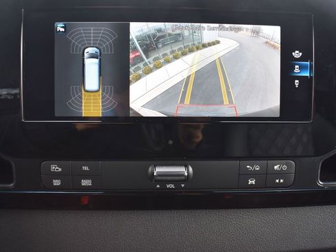 Used 2024 Mercedes-Benz Sprinter 3500 w/ Parking Package image 20