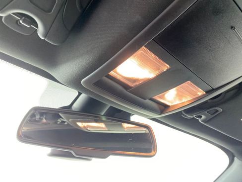 Used 2021 Dodge Challenger SXT image 22