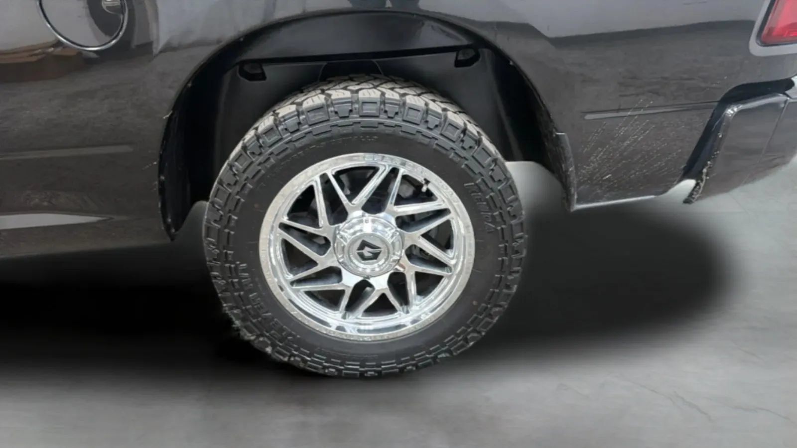 Used 2017 RAM 1500 Express RWD image 24