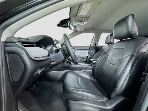 Used 2022 Jeep Compass Latitude AWD/4WD image 10