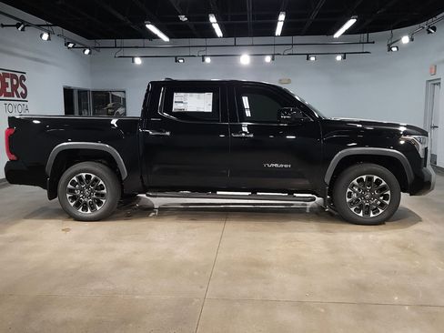 New 2026 Toyota Tundra Limited AWD/4WD image 8