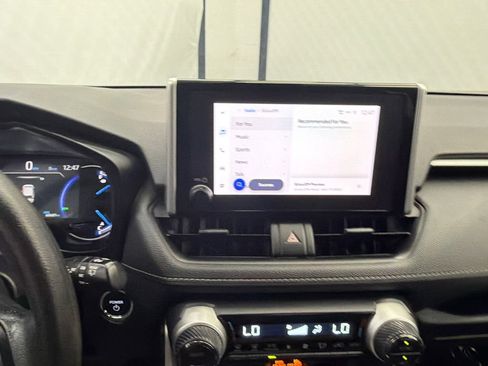 Used 2024 Toyota RAV4 XLE AWD/4WD image 26