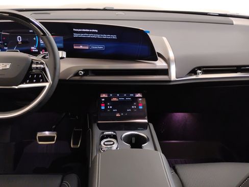 New 2026 Cadillac Vistiq Luxury w/ LPO, Floor Liner Package image 28