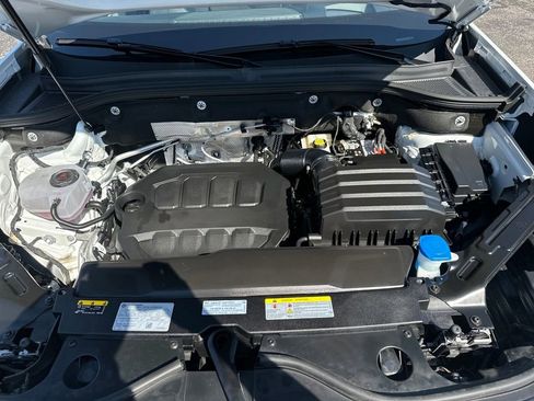 Used 2025 Volkswagen Atlas Cross Sport SEL AWD/4WD image 31