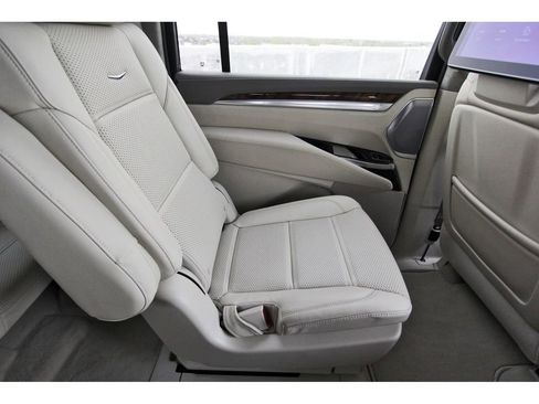 New 2025 Cadillac Escalade ESV Premium Luxury Platinum image 11