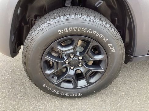 Used 2021 Jeep Cherokee Trailhawk w/ Premium Leather Package image 12