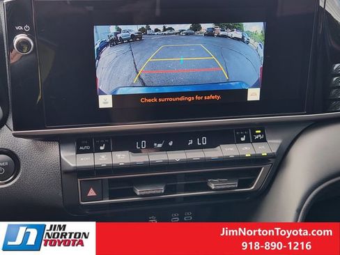 Used 2025 Toyota Camry XSE FWD image 18