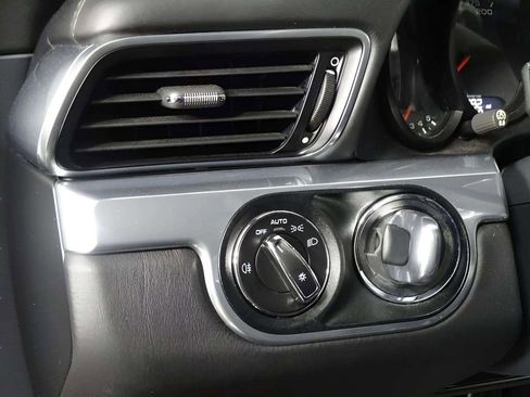 Used 2019 Porsche 911 Carrera S image 20