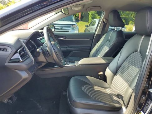 Used 2020 Toyota Camry SE FWD image 11