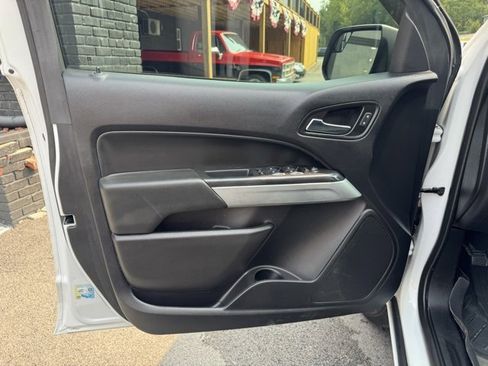 Used 2019 Chevrolet Colorado LT image 16