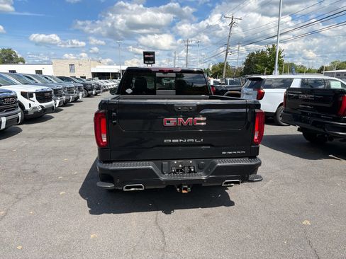 Used 2024 GMC Sierra 1500 Denali AWD/4WD image 12