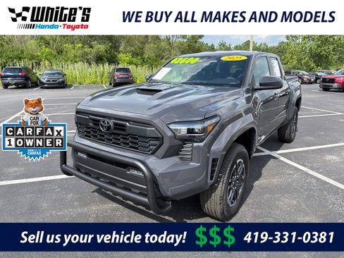 Used 2025 Toyota Tacoma TRD Sport AWD/4WD image 1