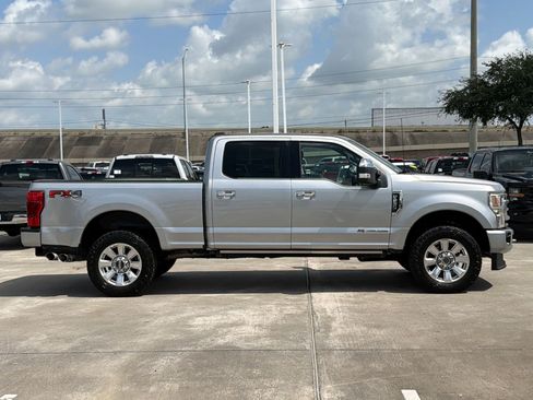 Certified 2021 Ford F250 Platinum w/ FX4 Off-Road Package AWD/4WD image 8