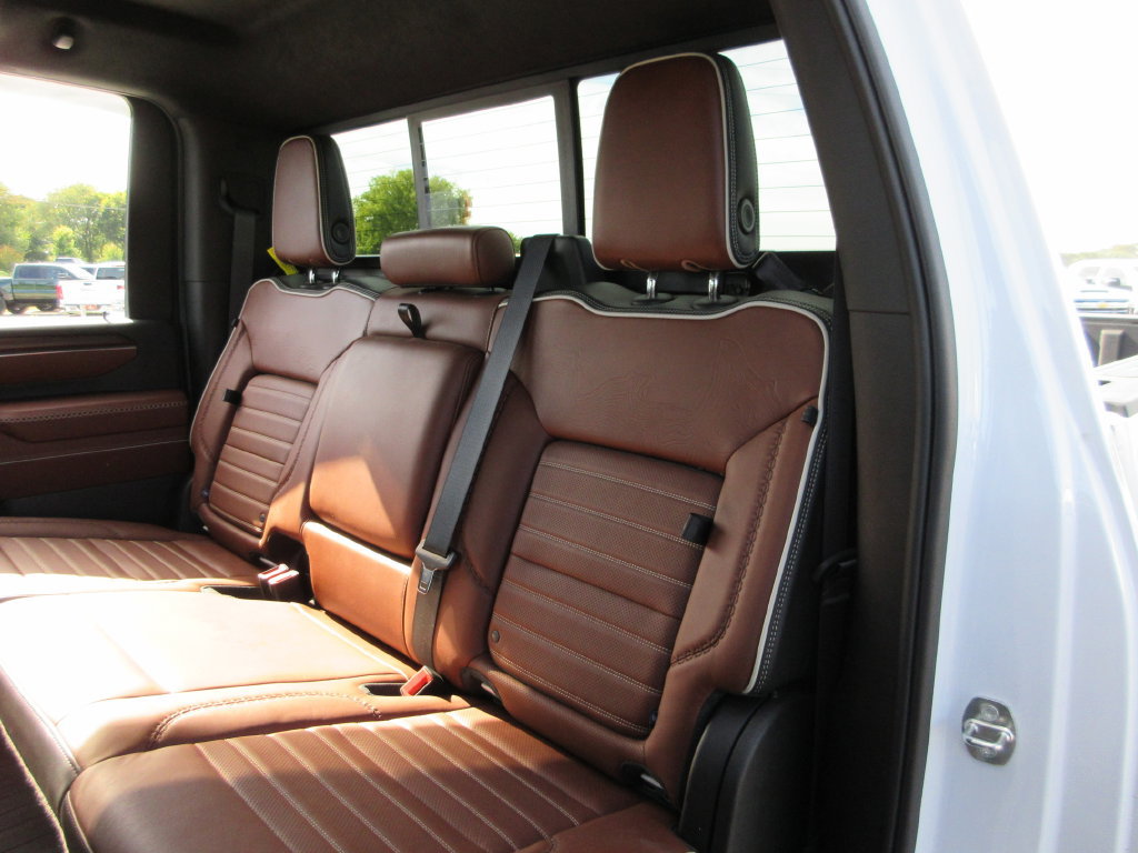 Used 2024 GMC Sierra 3500 Denali Ultimate AWD/4WD image 26