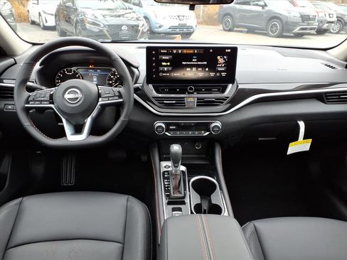 New 2025 Nissan Altima 2.5 SR w/ SR Premium Package image 11