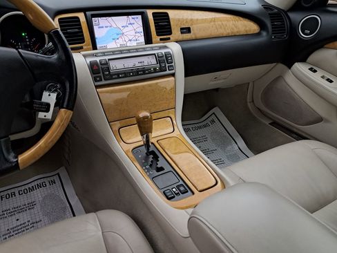 Used 2002 Lexus SC 430 Convertible image 18