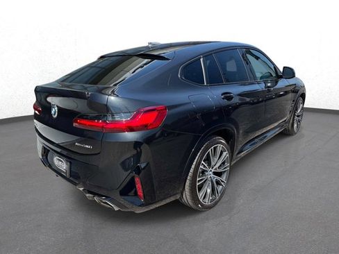 Used 2023 BMW X4 xDrive30i w/ M Sport Package AWD/4WD image 3