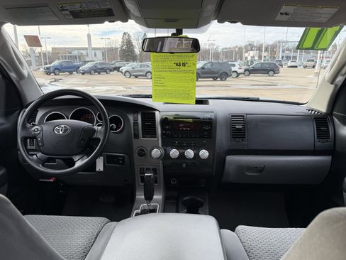Used 2011 Toyota Tundra 4x4 CrewMax image 8
