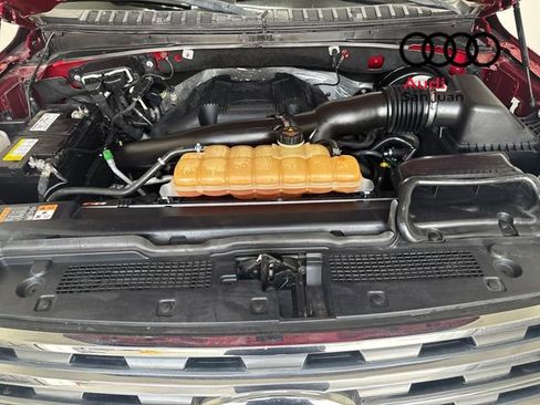 Used 2018 Ford Expedition XLT w/ Equipment Group 201A image 5